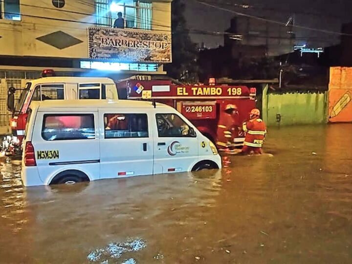 COMPAÑÍA DE BOMBEROS: “BASURA Y MALAS ESTRUCTURAS PONEN EN ALTO RIESGO A HUANCAYO ANTE LLUVIAS”