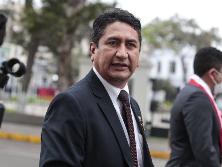 HUANCAYO: SOSPECHA DE FUGA, VLADIMIR CERRÓN DESAPARECE DE LAS MIRADAS PÚBLICAS